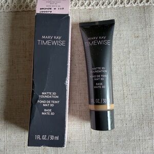 Mary Kay Matte 3D Foundation Bronze W 110 099979 - NIB W
110